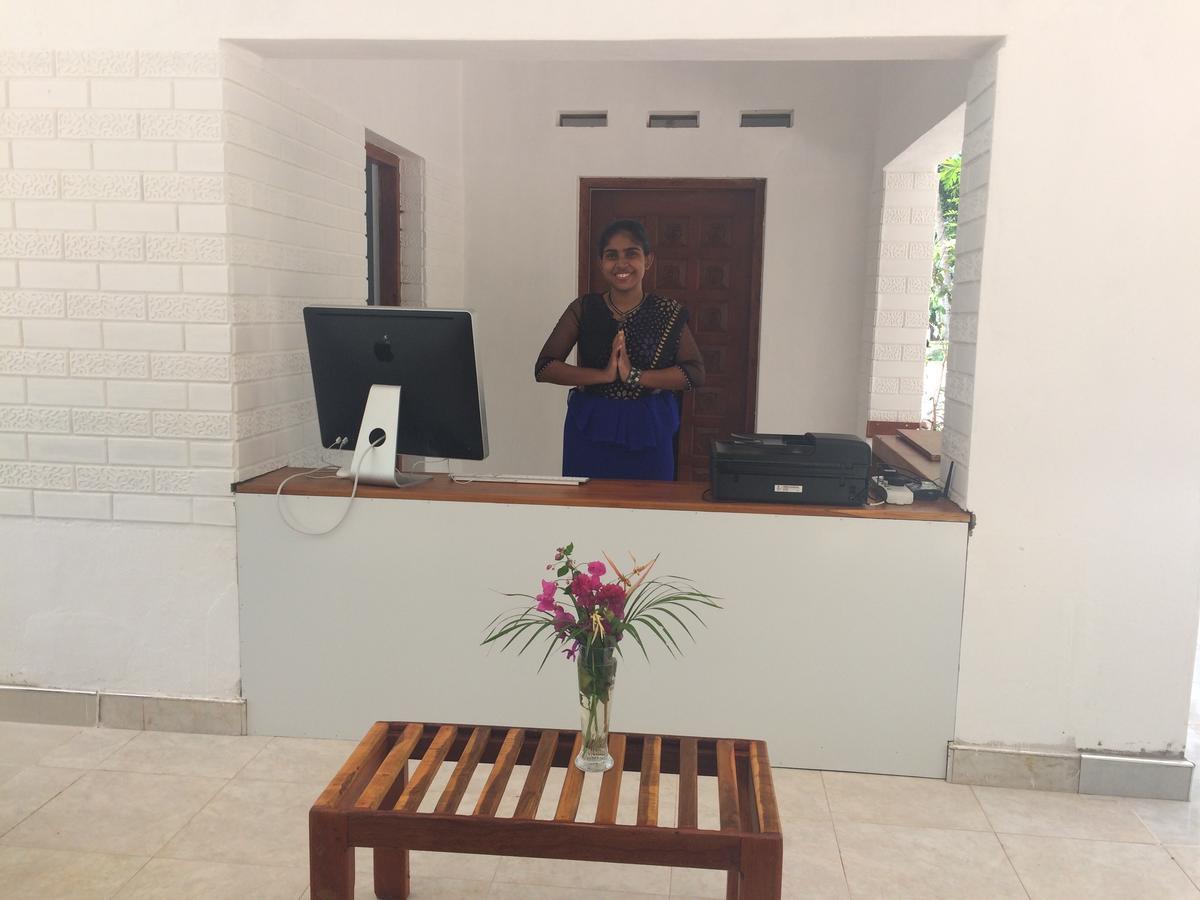 Anuhas Airport Villas Katunayaka Extérieur photo
