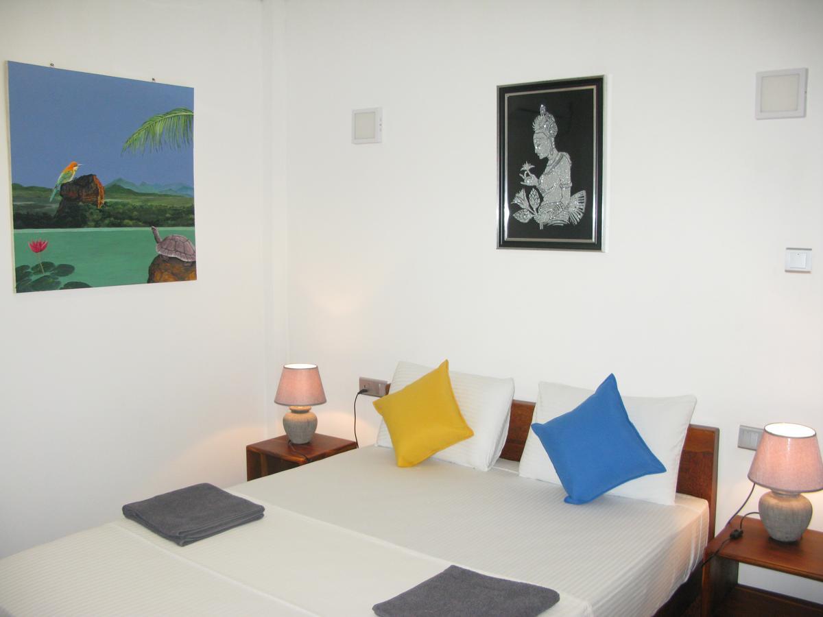 Anuhas Airport Villas Katunayaka Extérieur photo