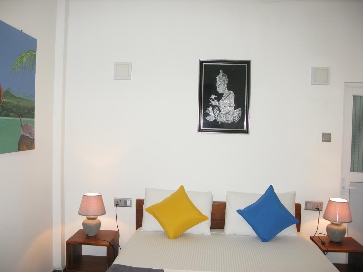 Anuhas Airport Villas Katunayaka Extérieur photo